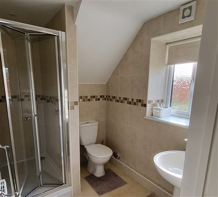 Courtyard downstairs shower room